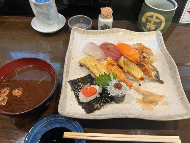 丸十寿司 - サブ画像1