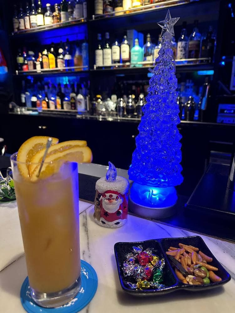 Bar Blue Earth