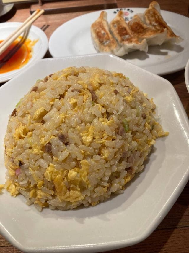 薄皮餃子専門 渋谷餃子 新宿西口店 - サブ画像1