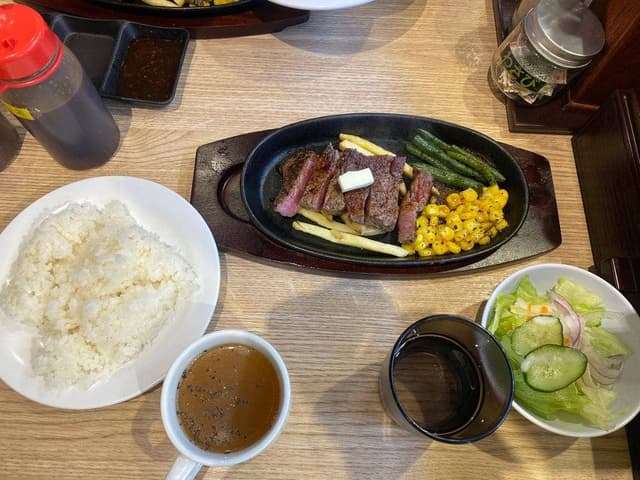 Smile steak 1ポンドステーキ肉専門店 綾瀬店 - サブ画像1