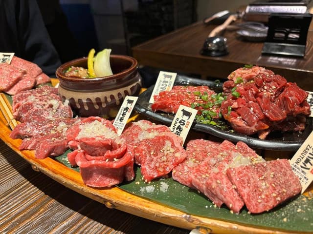 和牛一頭流 焼肉家 肉萬 浜松町店 - サブ画像3