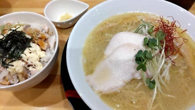 鶏白湯ラーメン ぱいず オリオン通り店 - サブ画像2