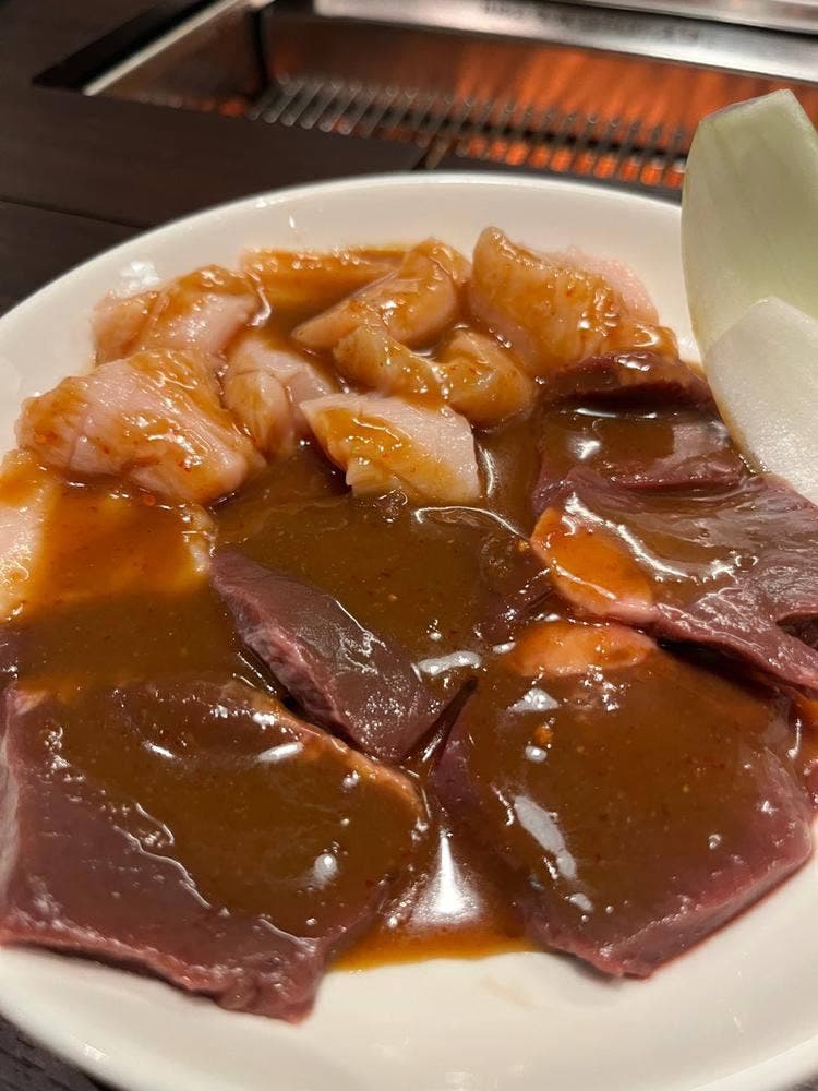 和牛・焼肉・ホルモン三吉 烏丸本店