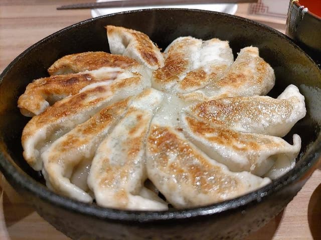 博多鉄なべ無限餃子 - サブ画像1