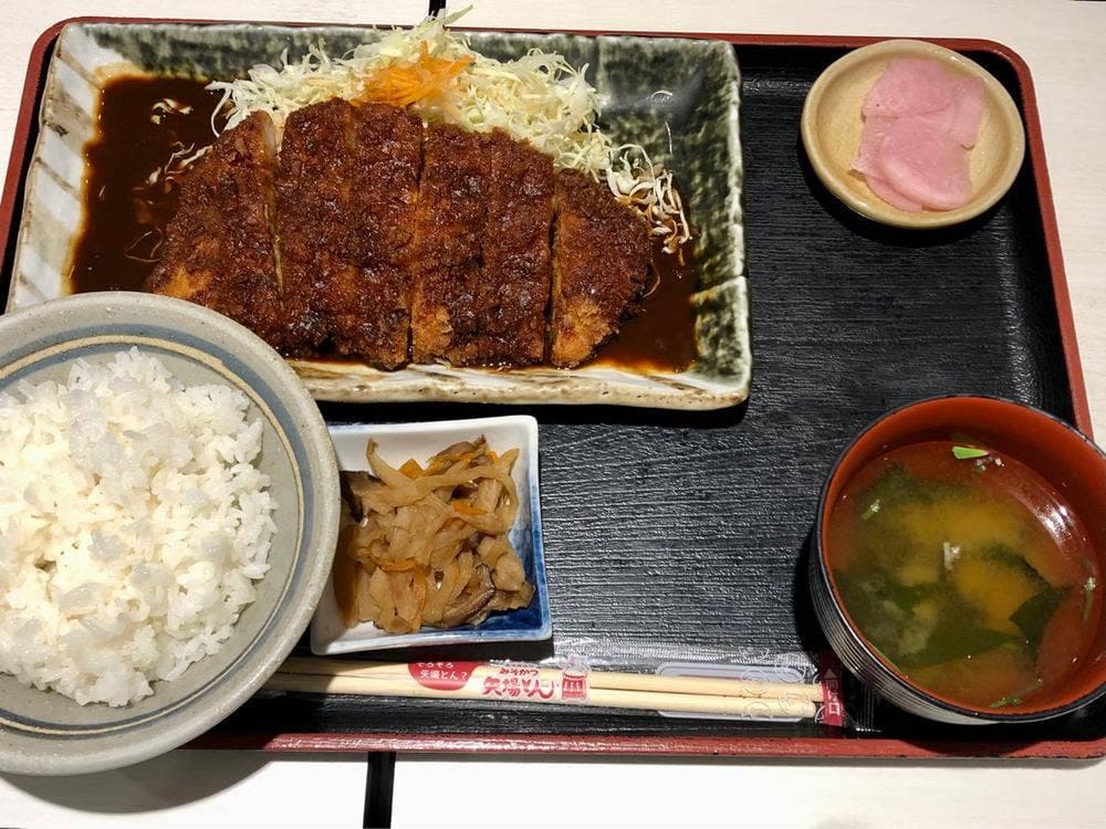 矢場とん 阪急三番街店