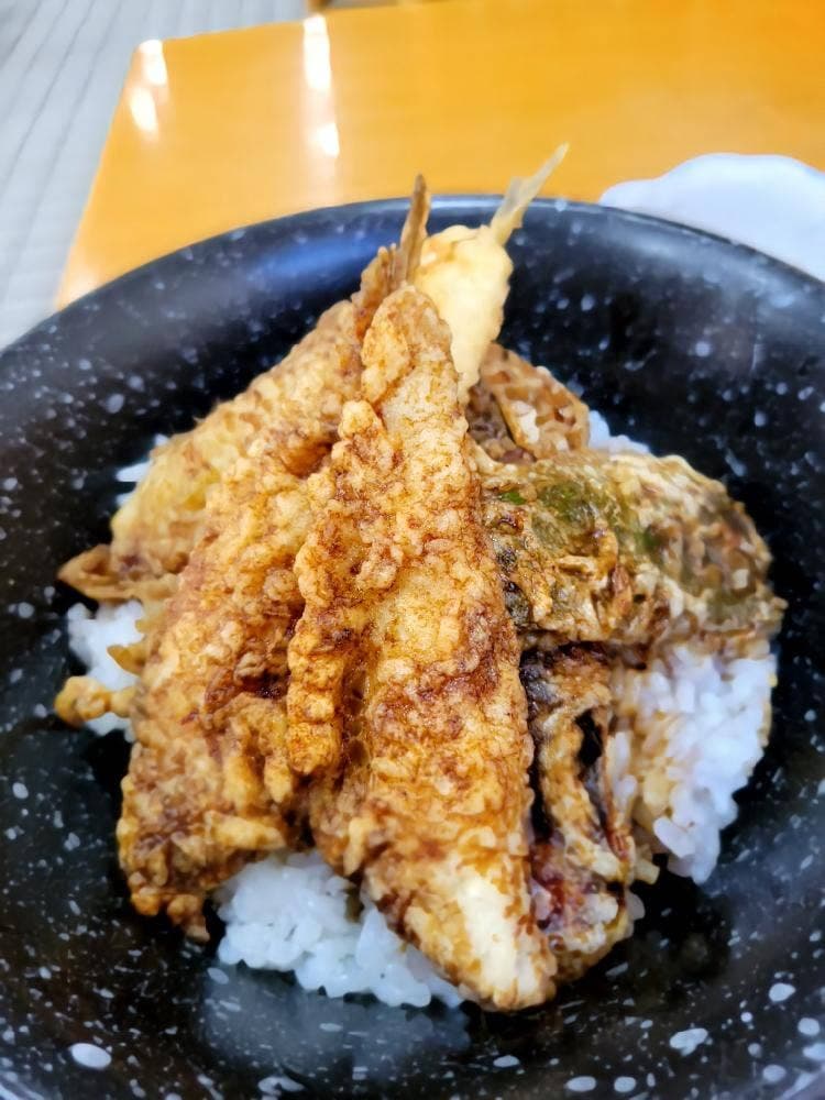 きしや