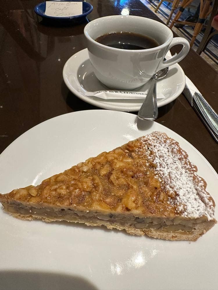 AUX BACCHANALES 博多