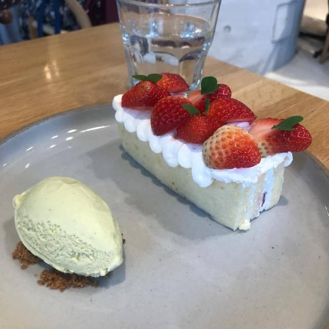 FRUiT 阪神梅田店 - サブ画像2