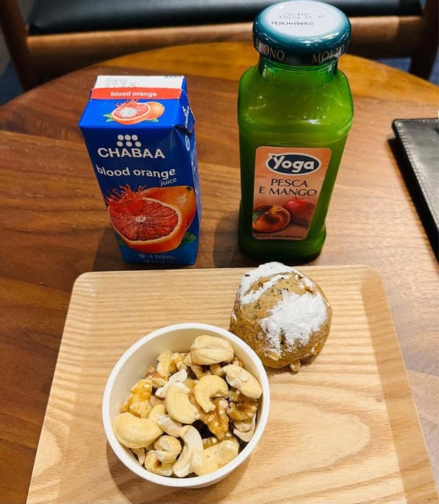 スターバックス コーヒー TSUTAYA BOOKSTORE MARUNOUCHI店 - サブ画像1