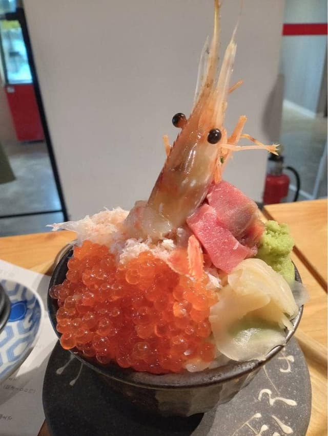 シハチ鮮魚店 狸COMICHI店 - サブ画像2