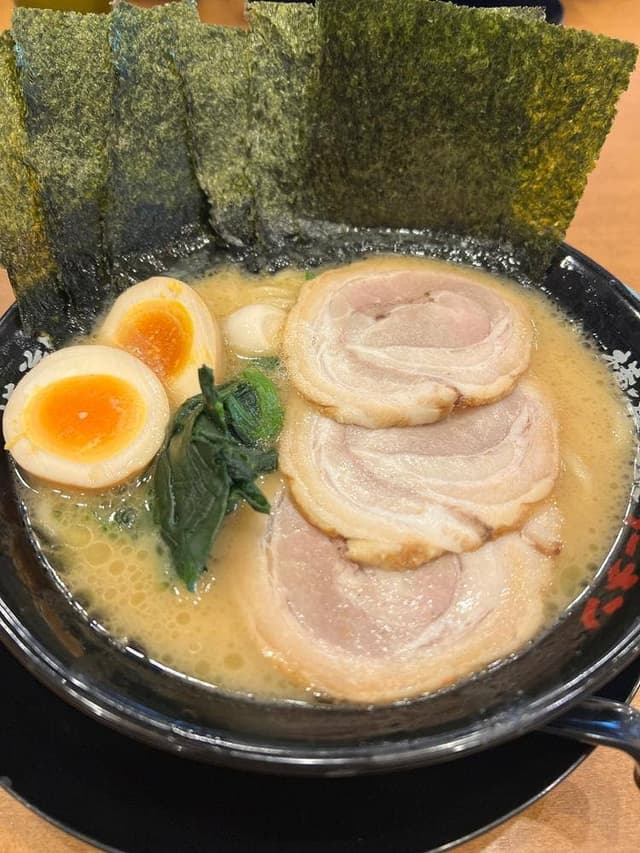 横浜家系ラーメン 有楽家 共和店 - サブ画像1