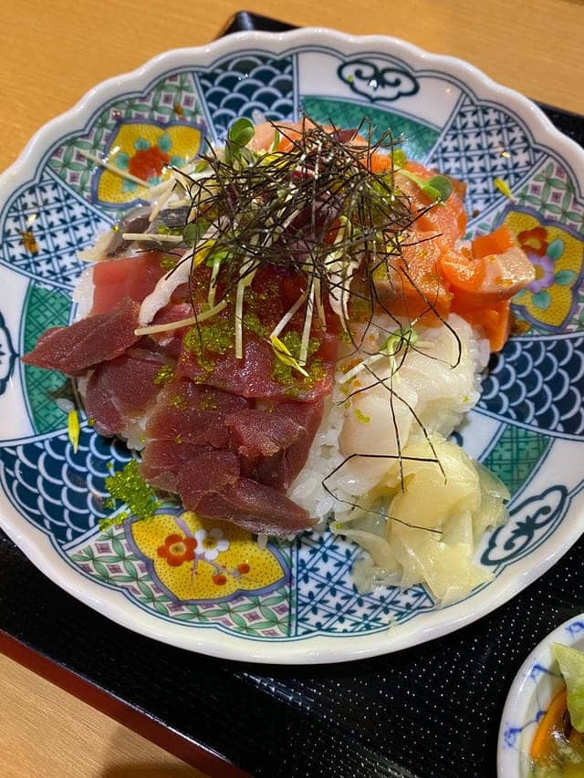 めしと純米別邸 二条市場 でめきん - サブ画像1
