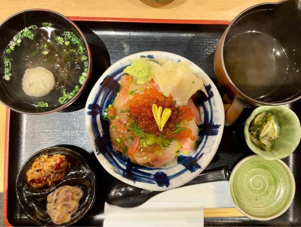 海鮮丼とくぞう 熱海駅前店