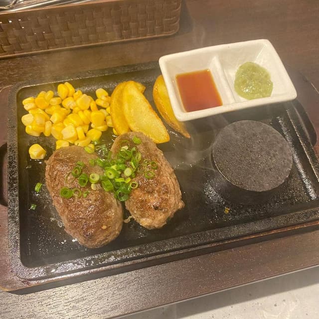 炭焼きハンバーグ バグる - サブ画像1