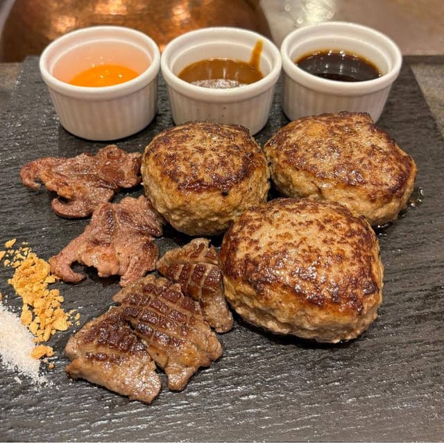 神戸牛ステーキ＆カフェ ノーブルウルス 三宮店 - サブ画像1