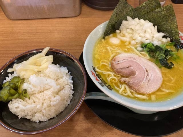 横浜家系ラーメン 町田商店 竹尾インター店 - サブ画像1