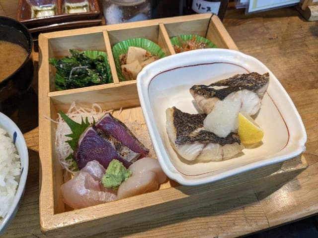 魚河岸割烹 鮮 柳橋店 - サブ画像3