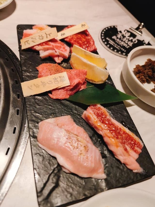 和牛焼肉食べ放題ブラックホール 池袋東口店 - サブ画像3