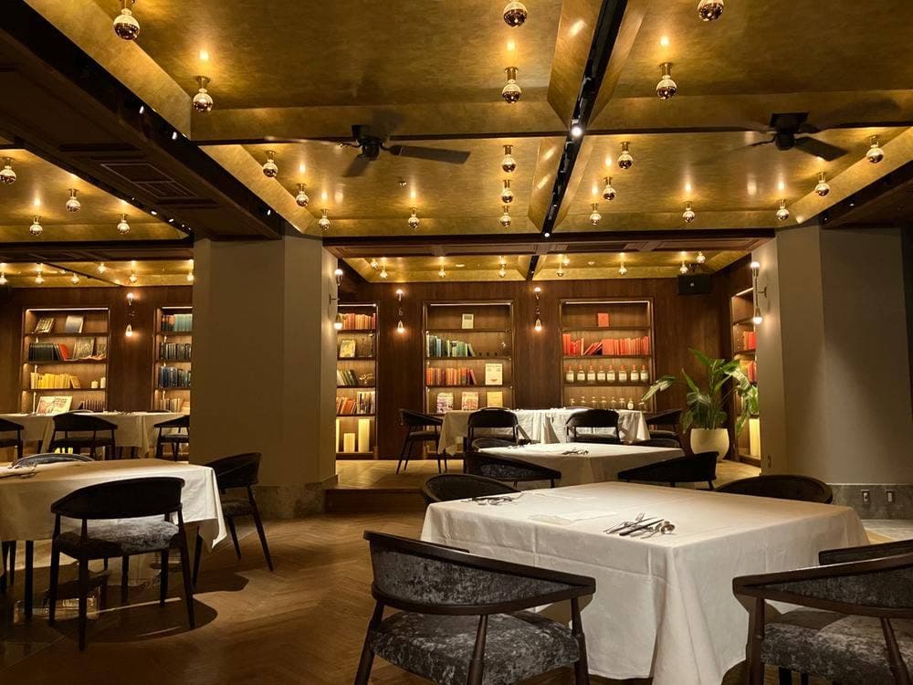 THE STEEL HOUSE Main Dining SQUARE