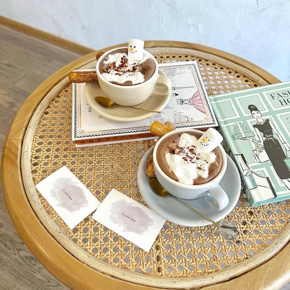 S cafe +bar