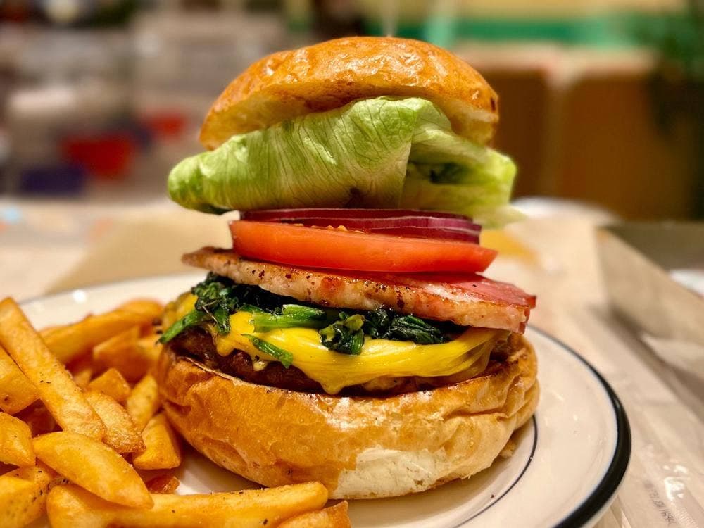 BURGERLION GOLDEN DINER