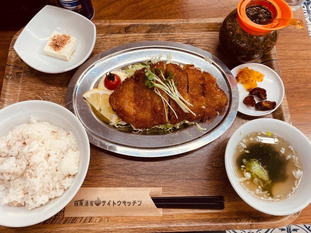 麺飯酒家 サイトウキッチン