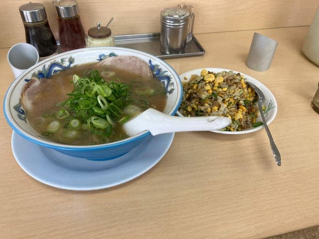 ラーメン百万石 七本松店 - サブ画像1