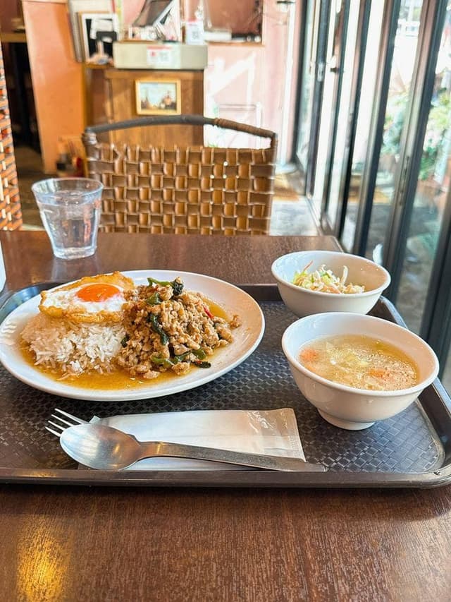 渋谷ガパオ食堂 - サブ画像2