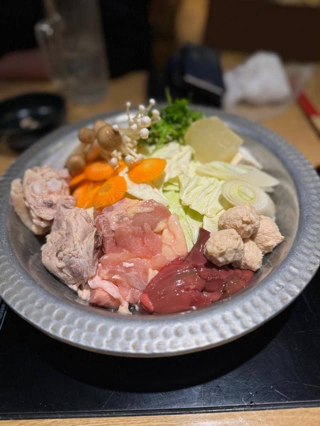 水炊き・もつ鍋・鳥料理 博多華味鳥 新宿三井ビル店 By Myanmar - サブ画像1