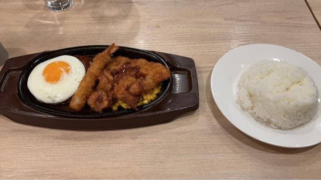 ガスト 金沢駅前店 - サブ画像1