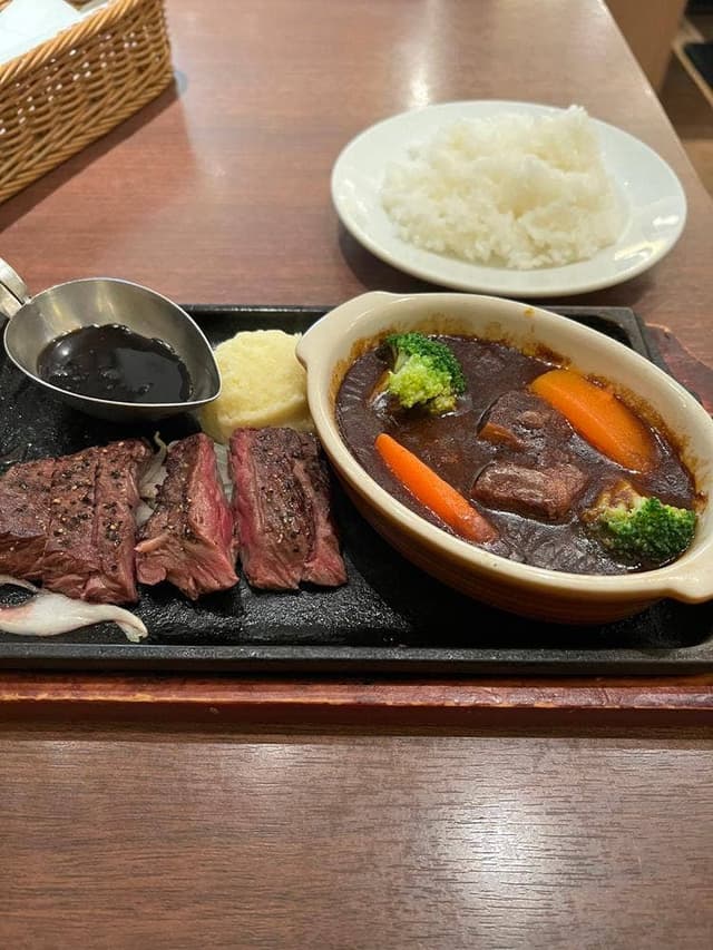 炭火焼グリル カキヤス 大丸梅田精肉店 - サブ画像1