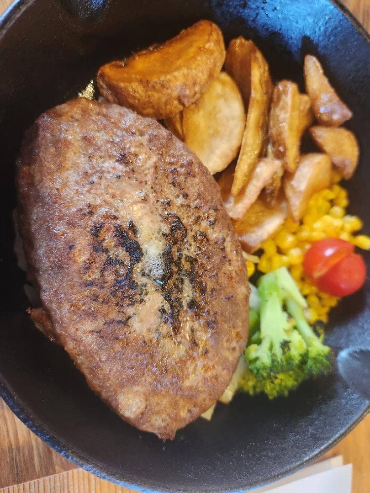 BASE DINER