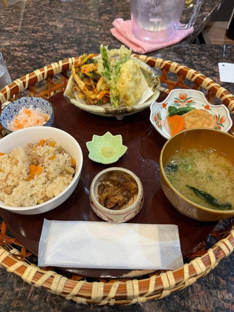 ラムちゃんパーク 田舎レストランやまゆり