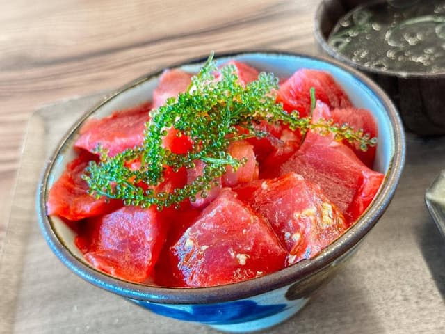 県産生まぐろ丼専門店つなや食堂 - サブ画像1