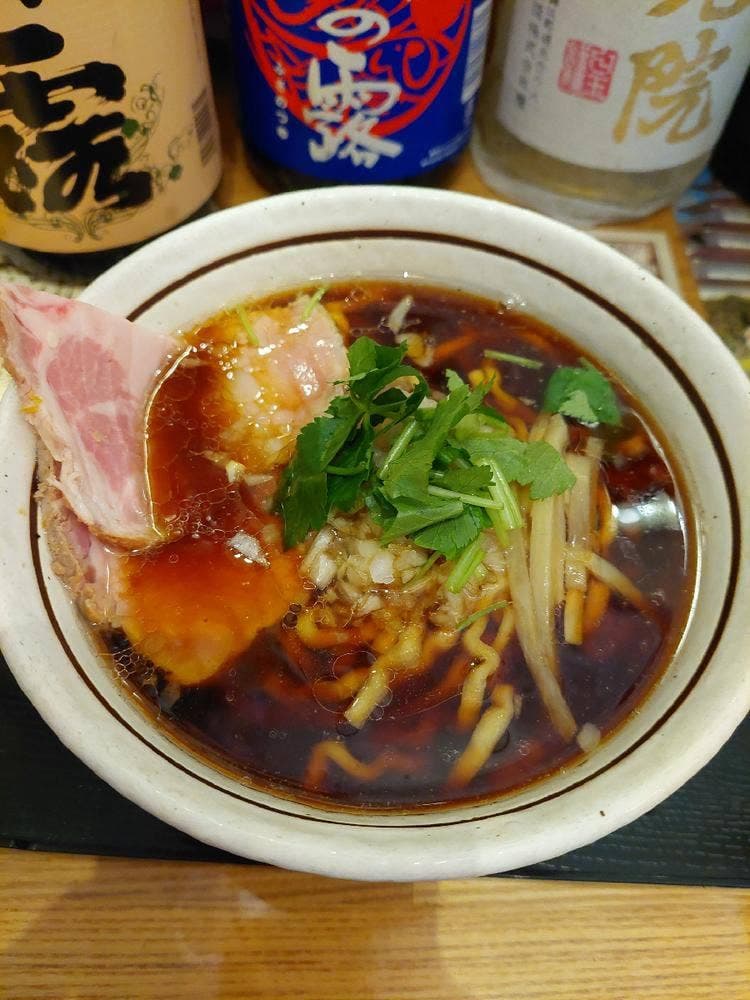 仮麺食堂