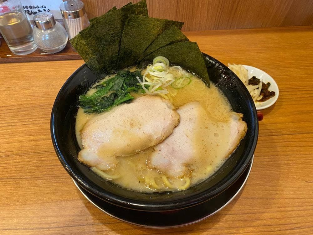 濃厚豚骨醤油ラーメン ブタシャモジ 新潟駅前店