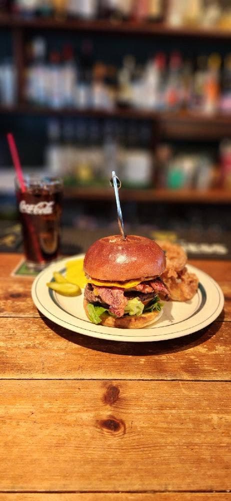 THE CORNER Hamburger&Saloon