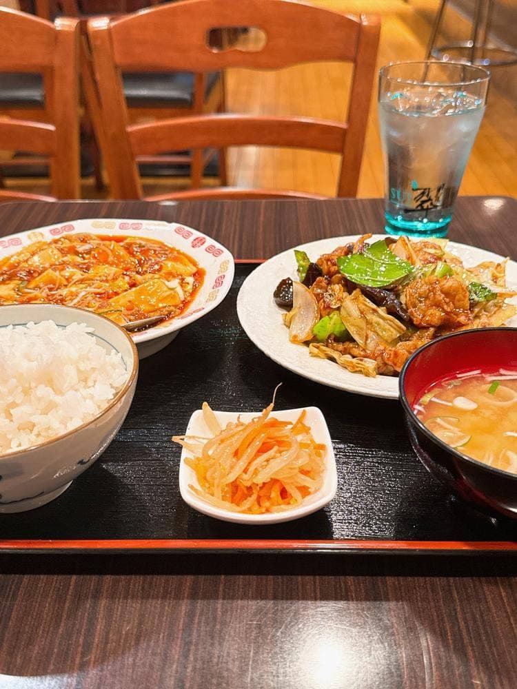 食べ笑い