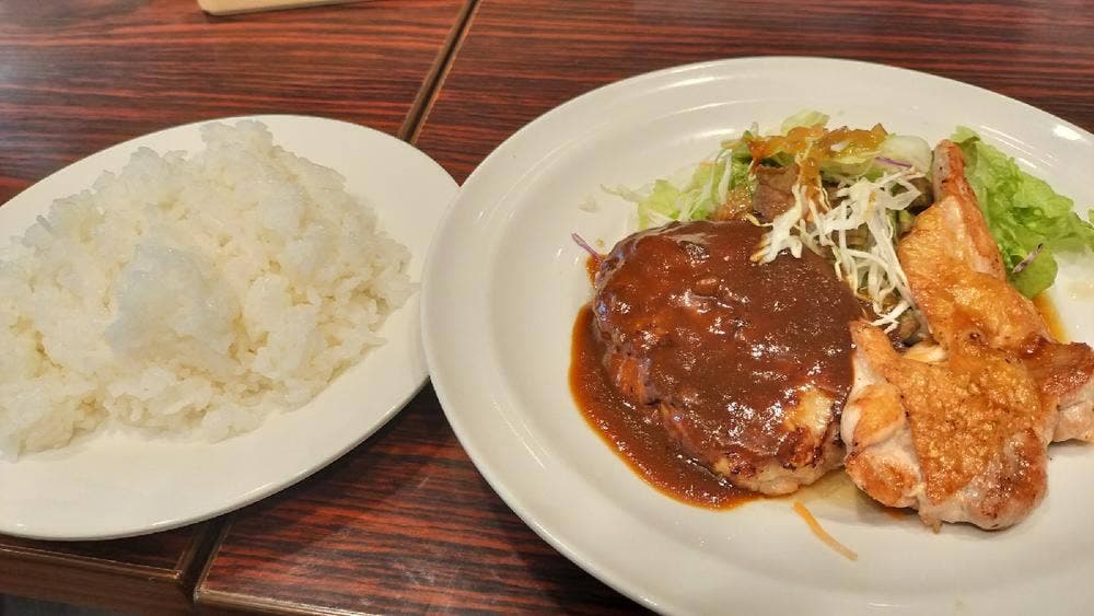 ガスト 沖縄佐敷店