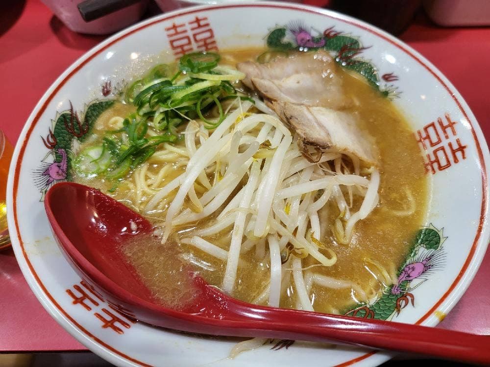 中華そば まる ぶつだん通りの店