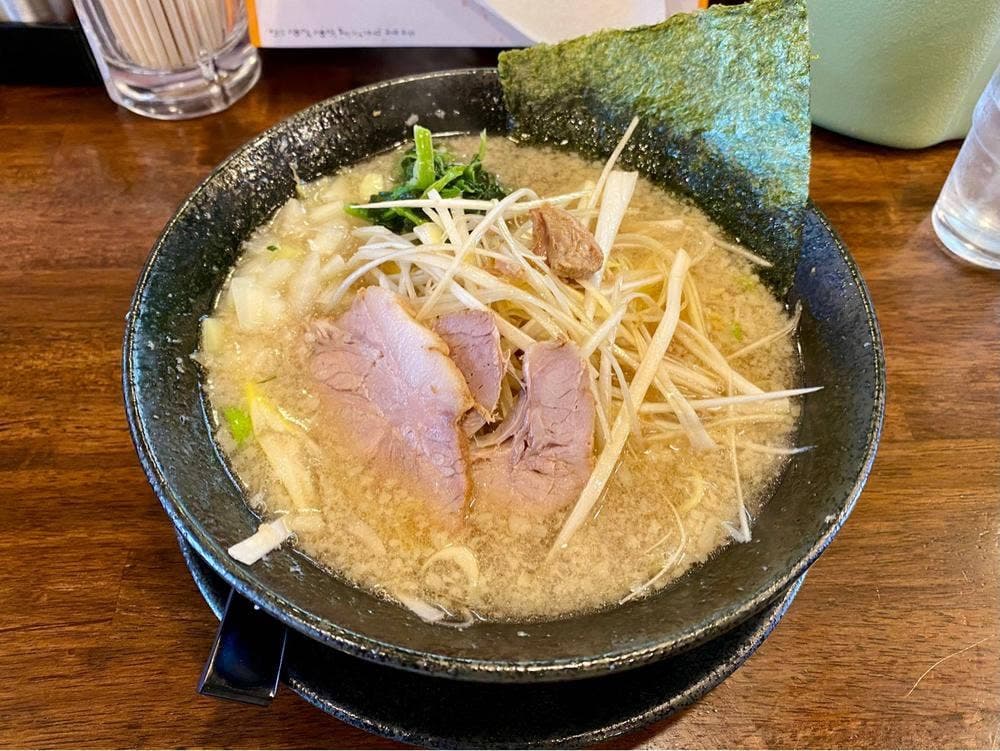 拉麺・呑み喰い処 伊八