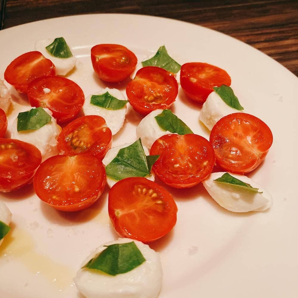 grigio la tavola