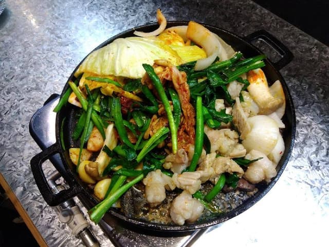 焼肉と鉄鍋 七 - サブ画像1