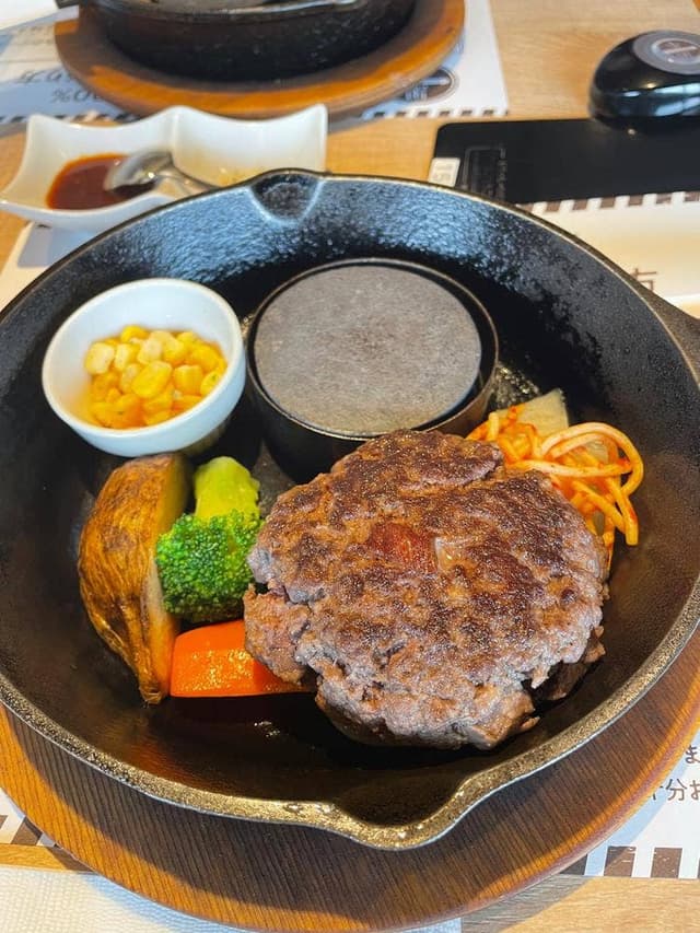 黒毛和牛100%ハンバーグ専門店 やぎや - サブ画像3