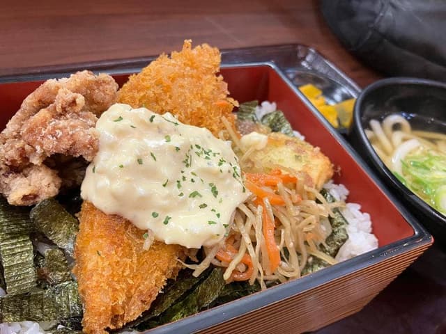 シンショー製麺 うどん なべちゃん ザモール春日店 - サブ画像1