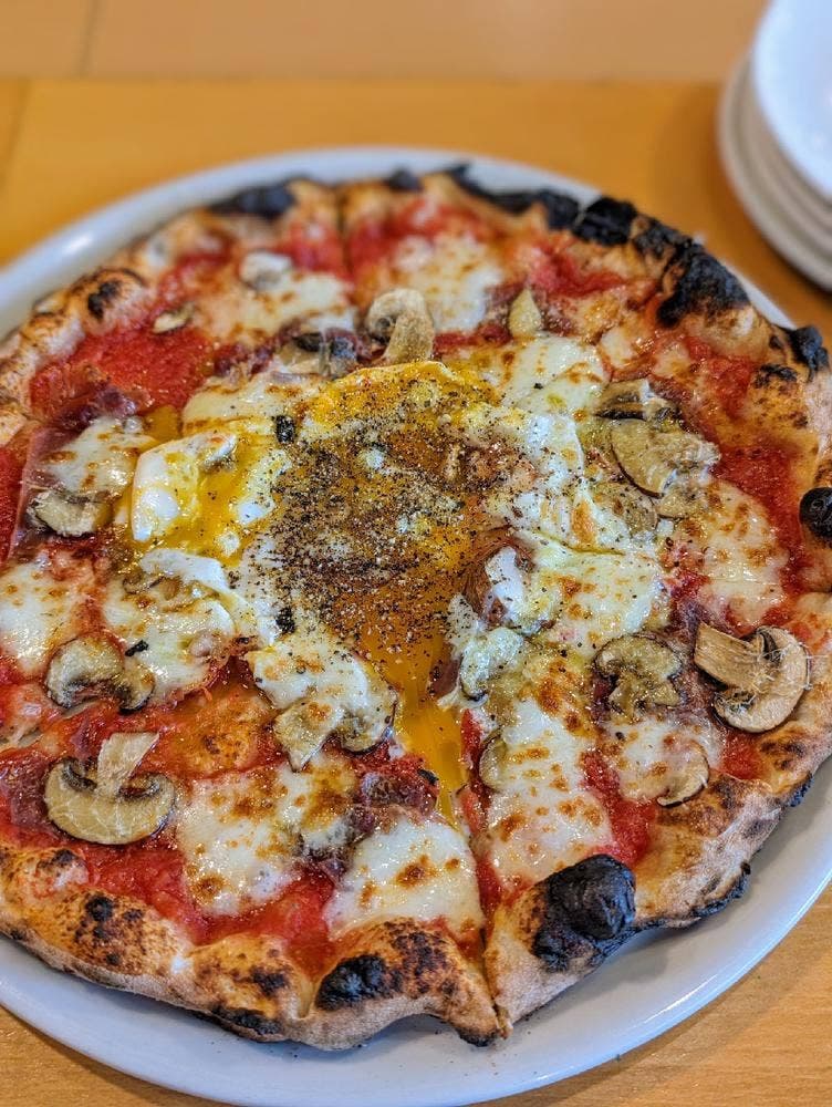 PIZZA STRADA 麻布十番