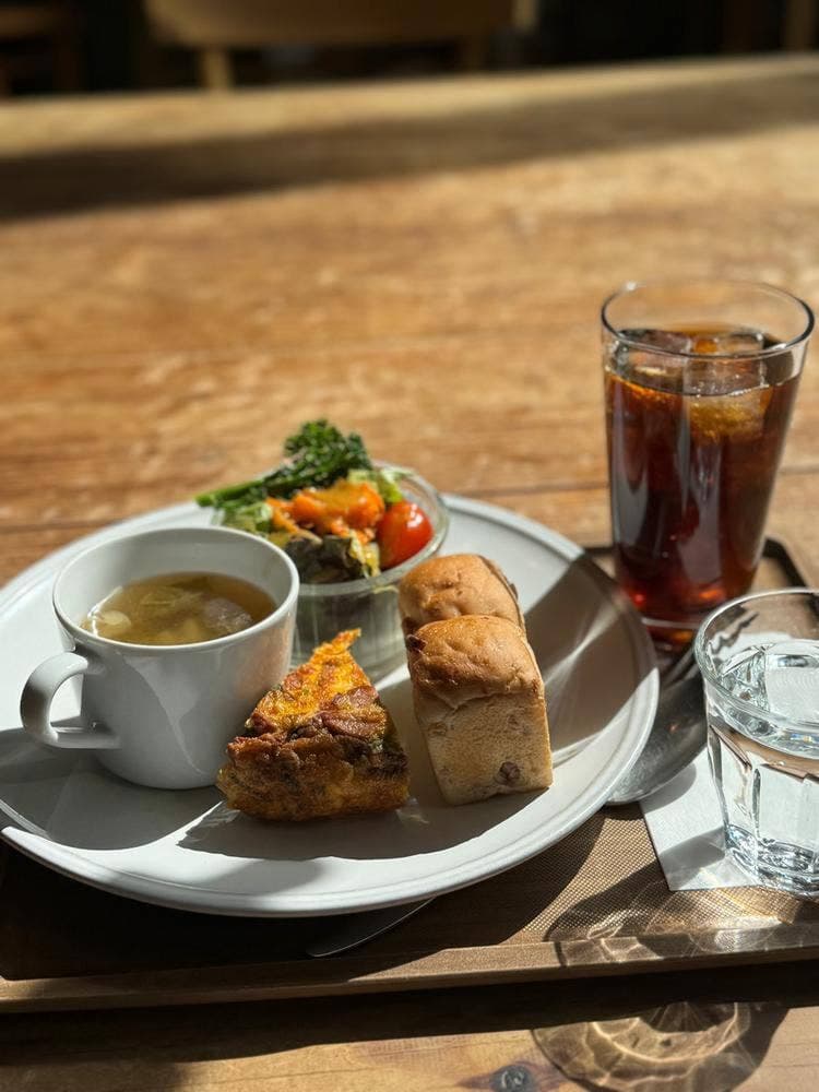 ムロマチカフェ ハチ