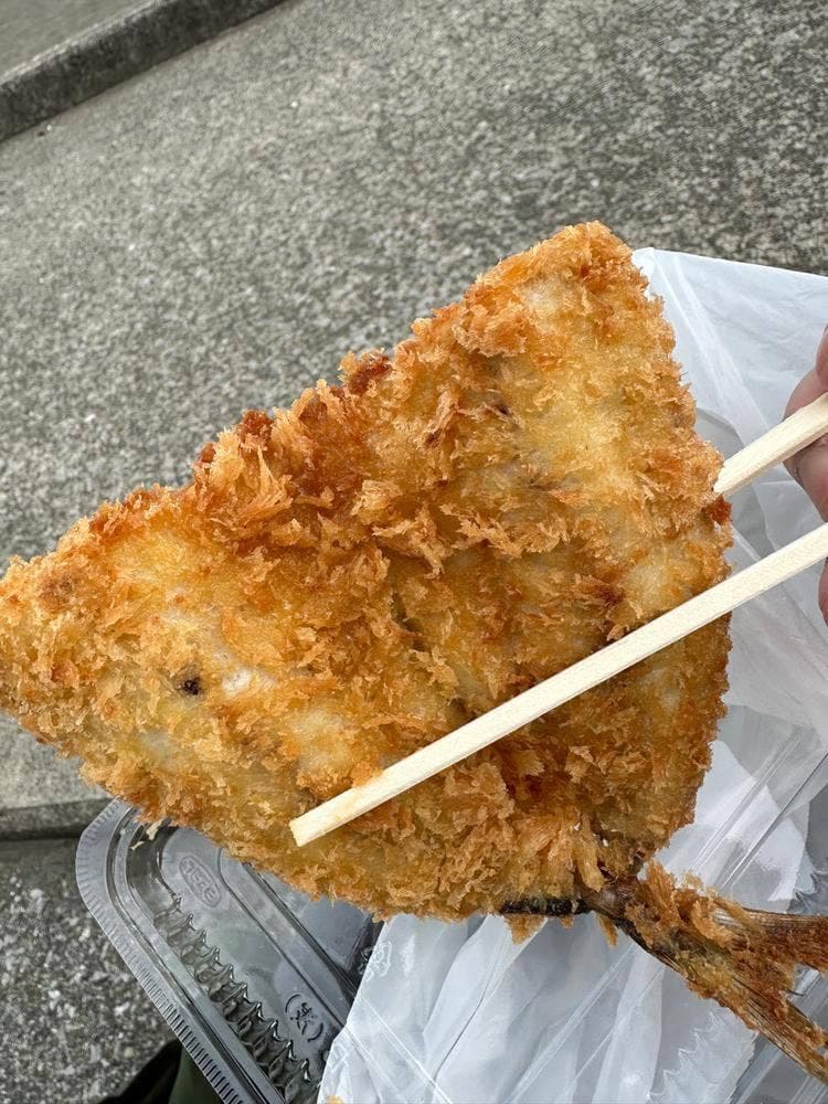 腰越漁業協同組合直売所
