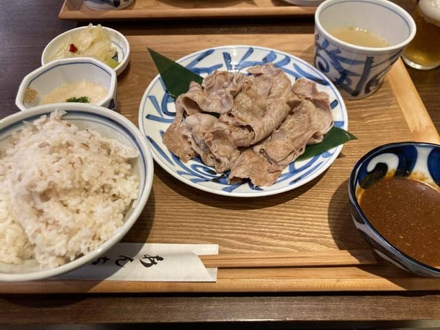 あんちすてーき とろろ麦めし 豚楽亭 豊中市役所前店 - サブ画像1