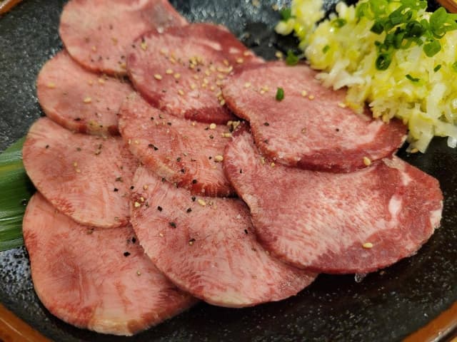 焼肉＆ホルモン酒場 JAPANESE BBQ エンジョイ - サブ画像1